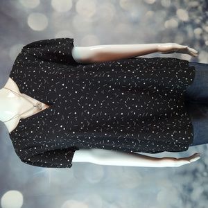 Hilary Radley sz XL Shirt Black & White Hears & Confett V-Neck Short Sleeves